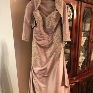 Mother of the bride GOWN.  Evening gown